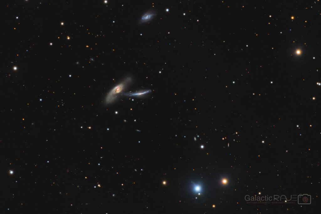 Arp 283 aka NGC 2798/2799 - blue/yellow contrast in galaxies and neighboring stars