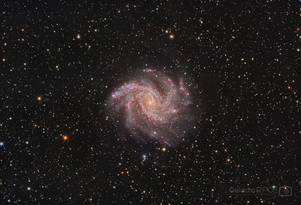 Fireworks Galaxy NGC6946 with and without Dust (animated gif)