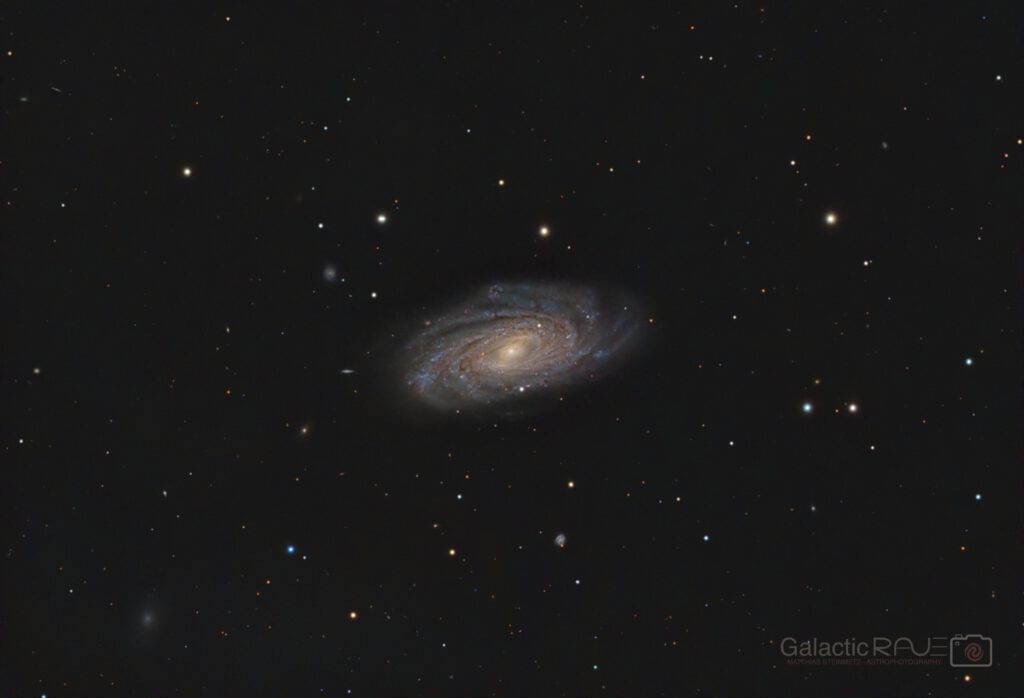 NGC3953 - a poster child of a barred spiral