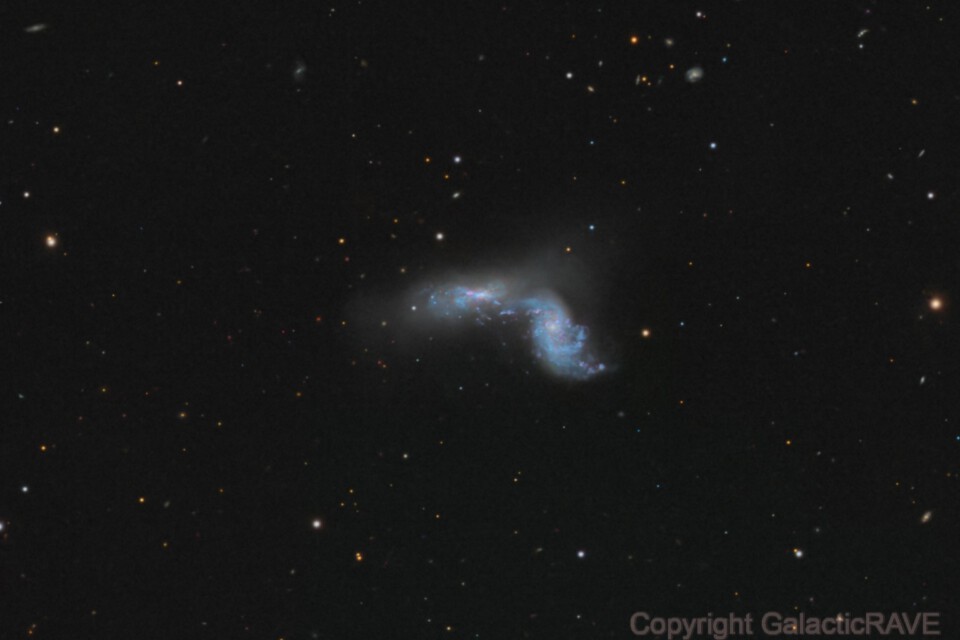 The interacting galaxy pair Arp270